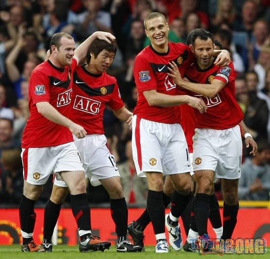 manutd 2-1 arsenal 2009.jpg